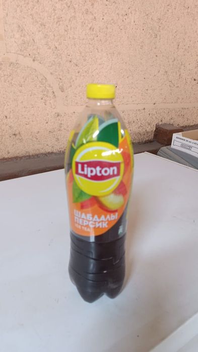 Продам чай липтон персик 1.5 л