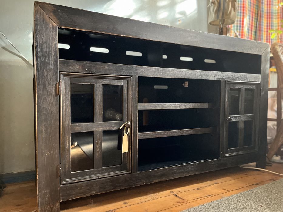 Тв шкаф/ дървена тв секция