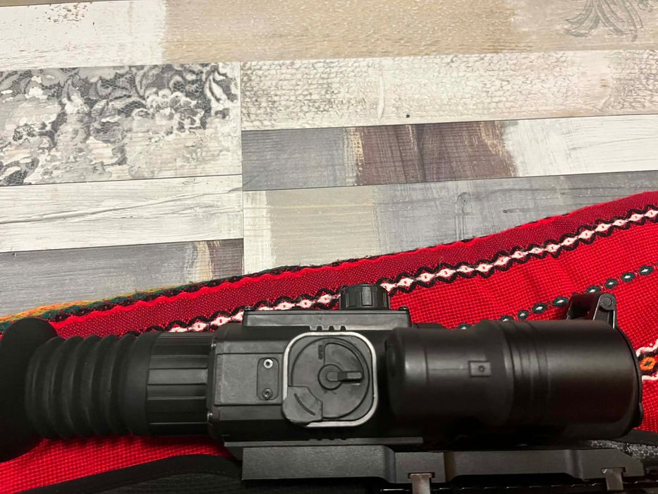 Нощен прицел YUKON