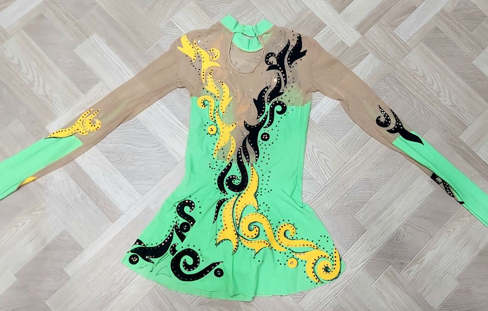 Купальник для художественной гимнастики