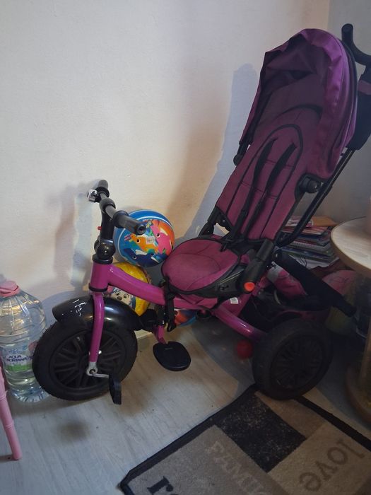 Vând bicicleta.  Folosita foarte puțin