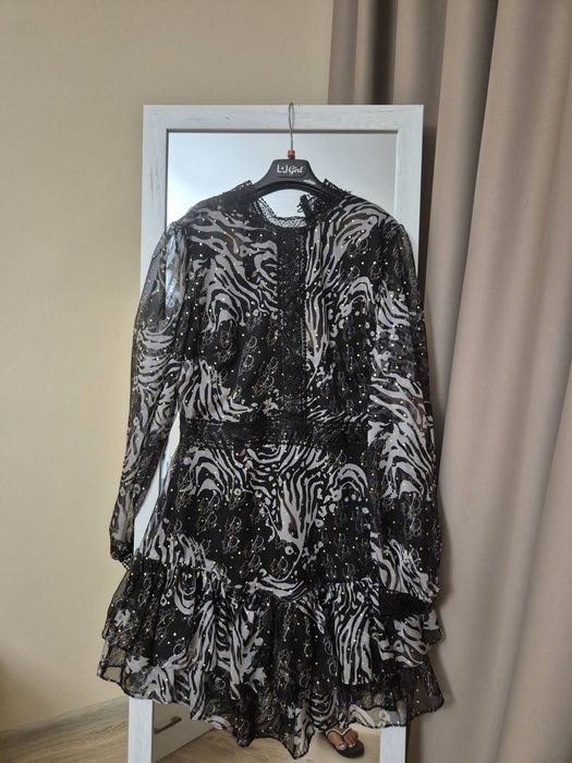 Дамска официална рокля