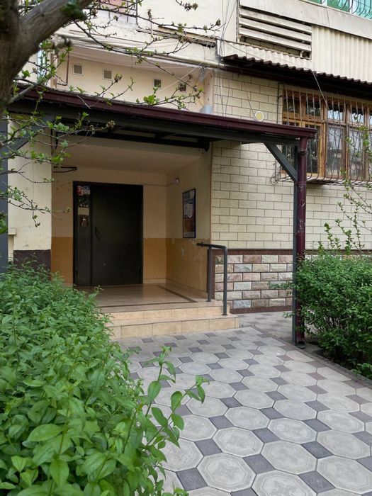 Продаю Квартиру 4\4\4 94м2 Хадра  ц-14 гофур гулом метро