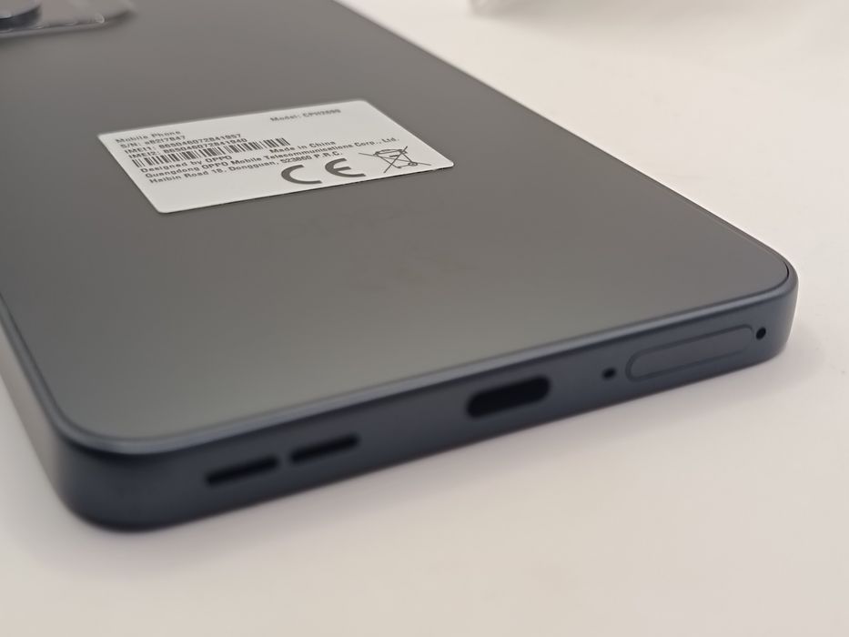 GSM: OPPO  Reno 13 FS  / 521GB.