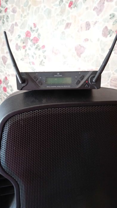 Продавам микрофони на 2-3 участия,неразличими от нови