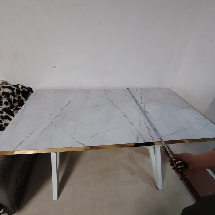 Продам обеденный стол