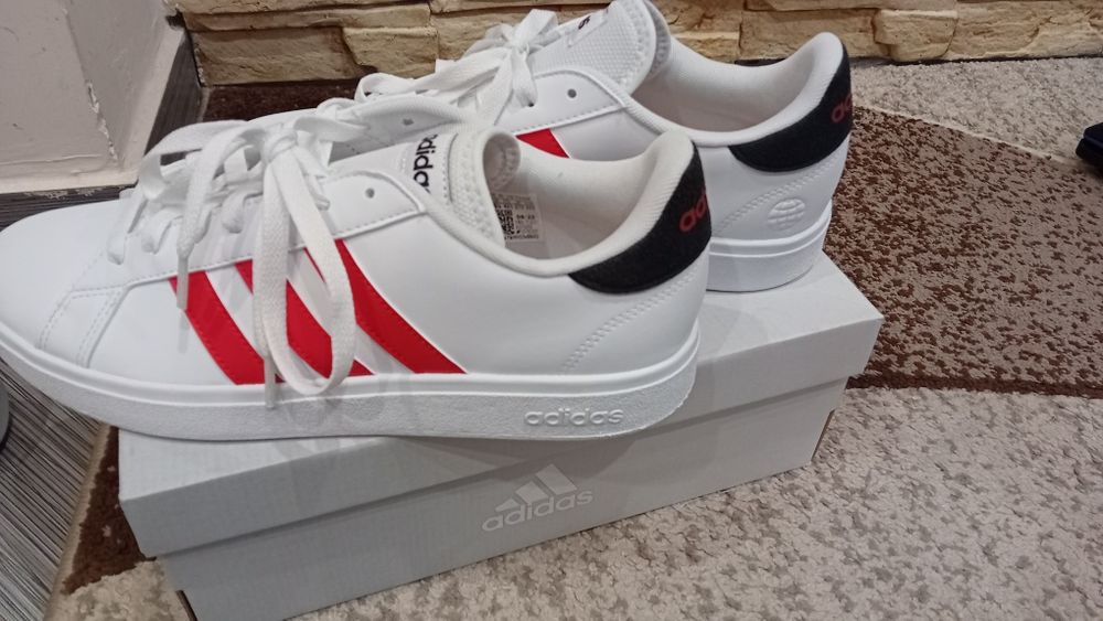 Маратонки Adidas