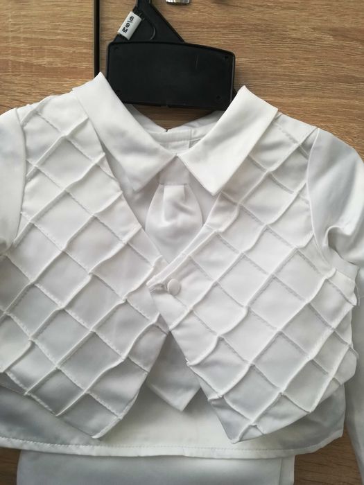 Costum bebe 6-12 luni