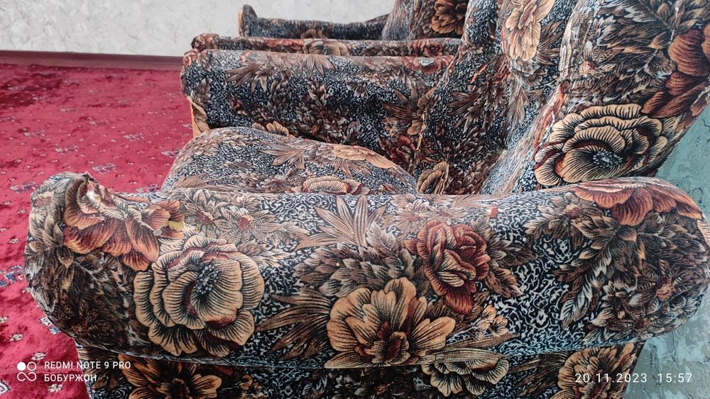 Кресло сотилади.