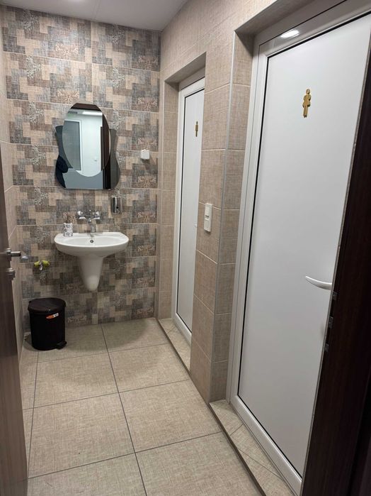 Дава се под наем Офис в Ямбол, Възраждане - 200 кв.м за 255 € - Снимка #9