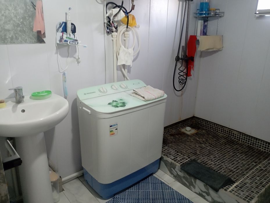 Бардаку́л уй сотилади