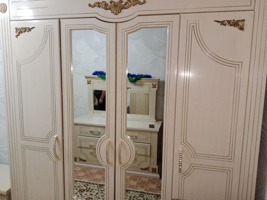 Спальный гарнитур