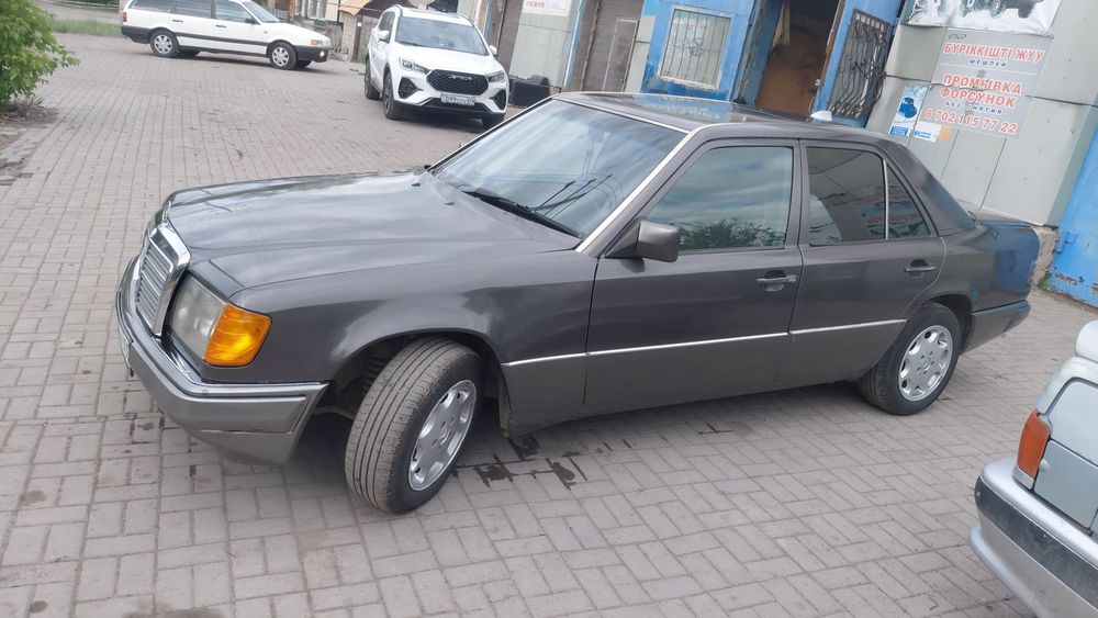 Мерседес 124 отлично состояние