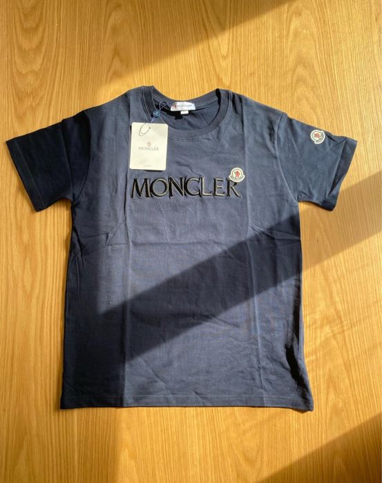 Футболка Moncler