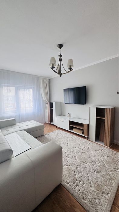 Inchiriez apartament 2 camere Micro 17
