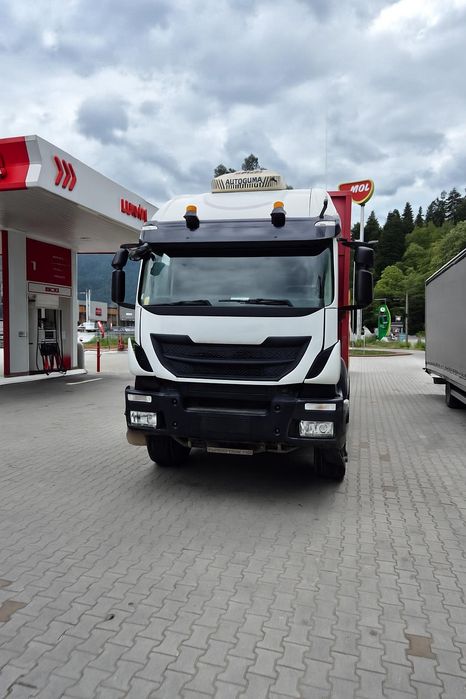 Camion forestier IVECO Traker 500