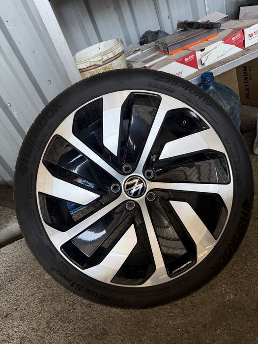 Летни гуми hankook 235 40 19
