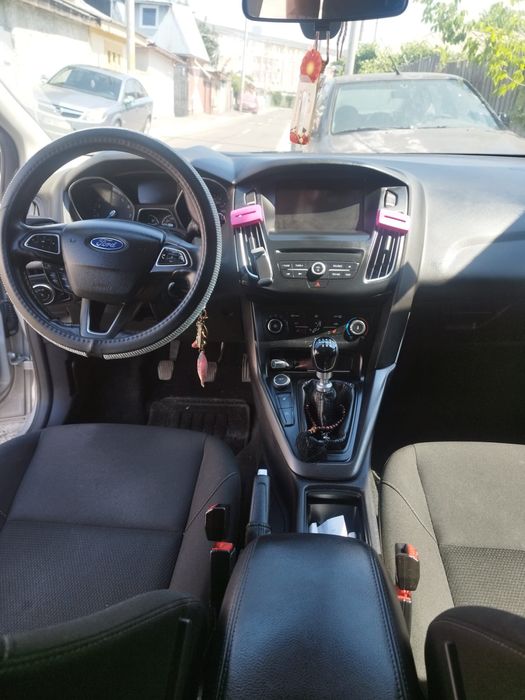 ford focus an 2015 proprietar, benzina 168000 km