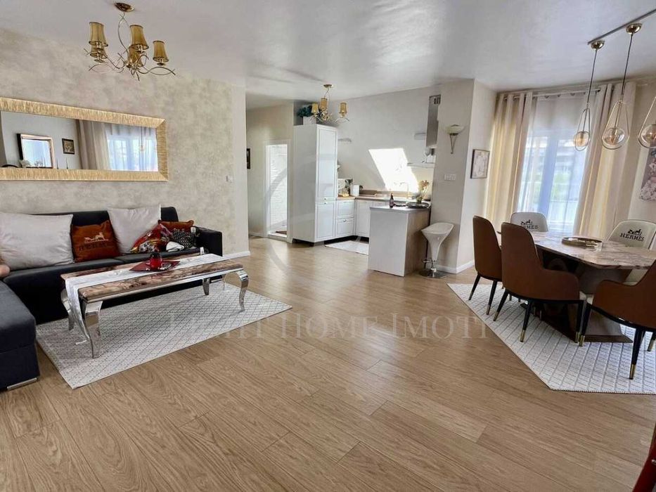 Продава се Тристаен апартамент в Пловдив, Център - 120 кв.м за 2500 €/кв.м - Снимка #3