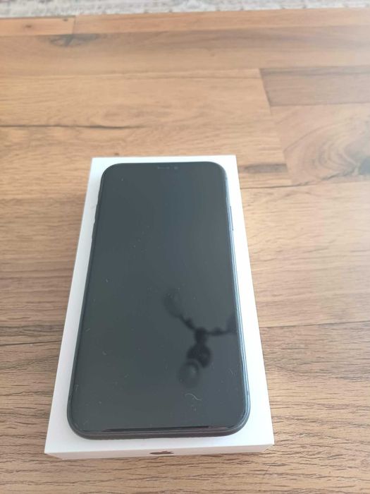 Vând Iphone 11 impecabil