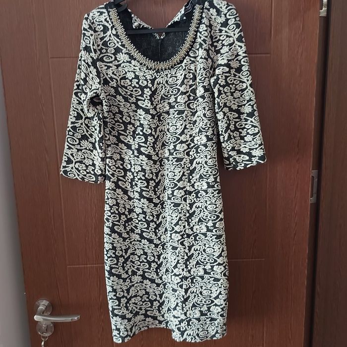 Дамска рокля с мъниста