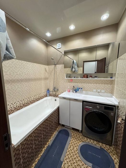 Продается 3 -х комн квартира. Своя просим маклеров не беспокоить