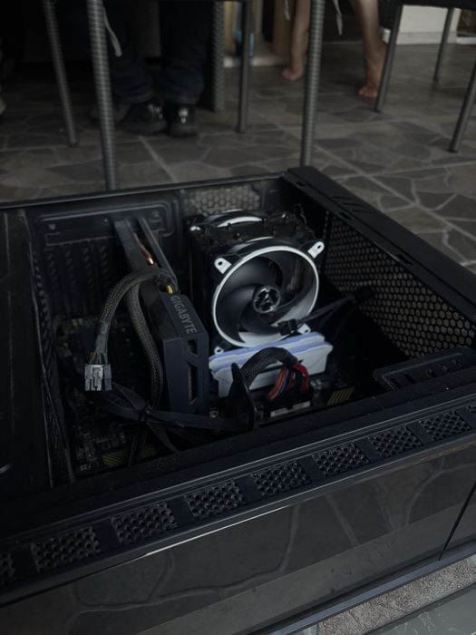 URGENT !!! Calculator de gaming + monitor + tastatura + mouse