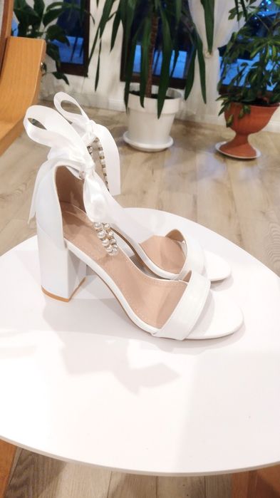 Sandale elegante mărimea 37
