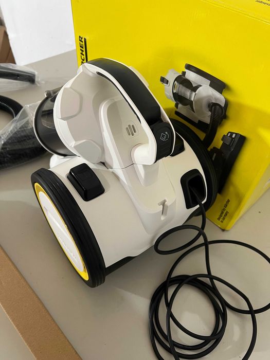Kärcher VC 3 – Aspirator fără sac, 700 W, filtru HEPA, recipient lavabil