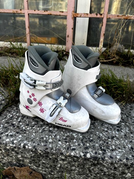 детски ски и ски обувки за момиче