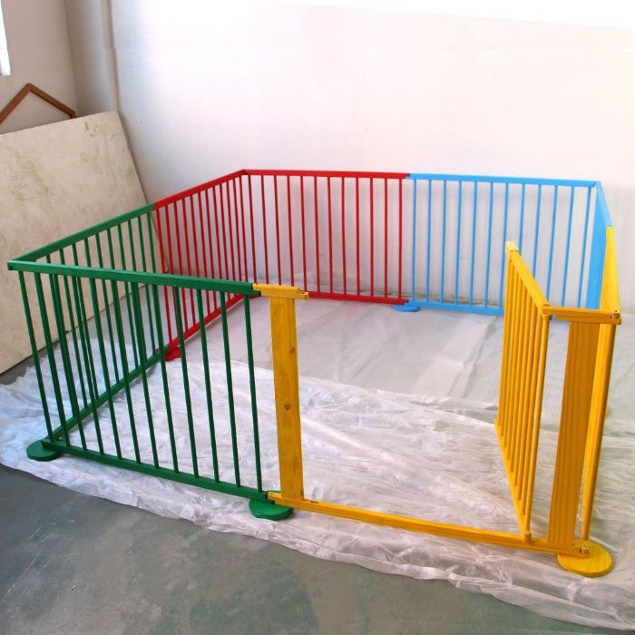 Продавам дървена Сгъваема ограда/кошара за игра 8 елемента