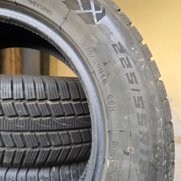 Продавам гуми  зимни  225/55/R16 Нови