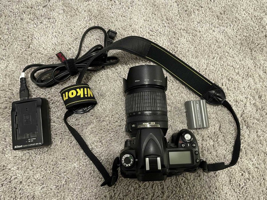 Nikon D90 DX af-s 18-135 (1:35-5.6G ED)+сумка+зарядное устройство