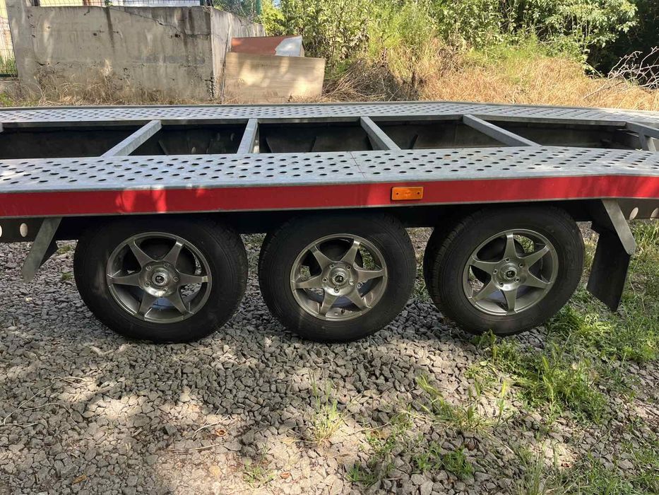 Джанти с гуми за платформа, ремарке