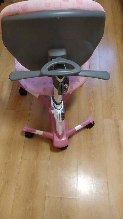 Детски ергономичен стол със закачалка