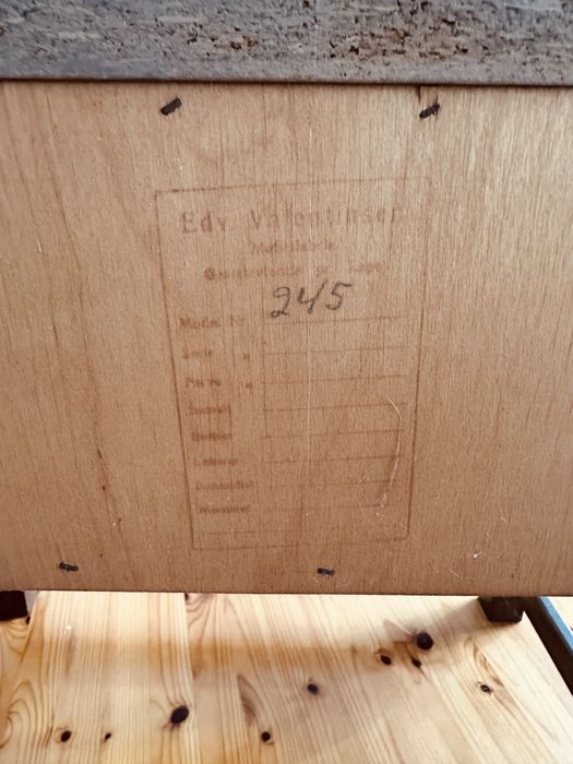 Дъбов шкаф/витрина с оловно стъкло от 70-те