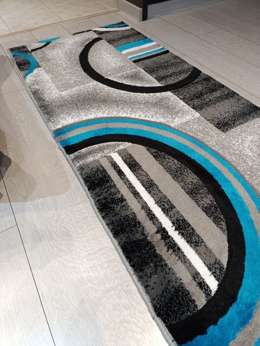 Пъстра пътека с геометрични фигури