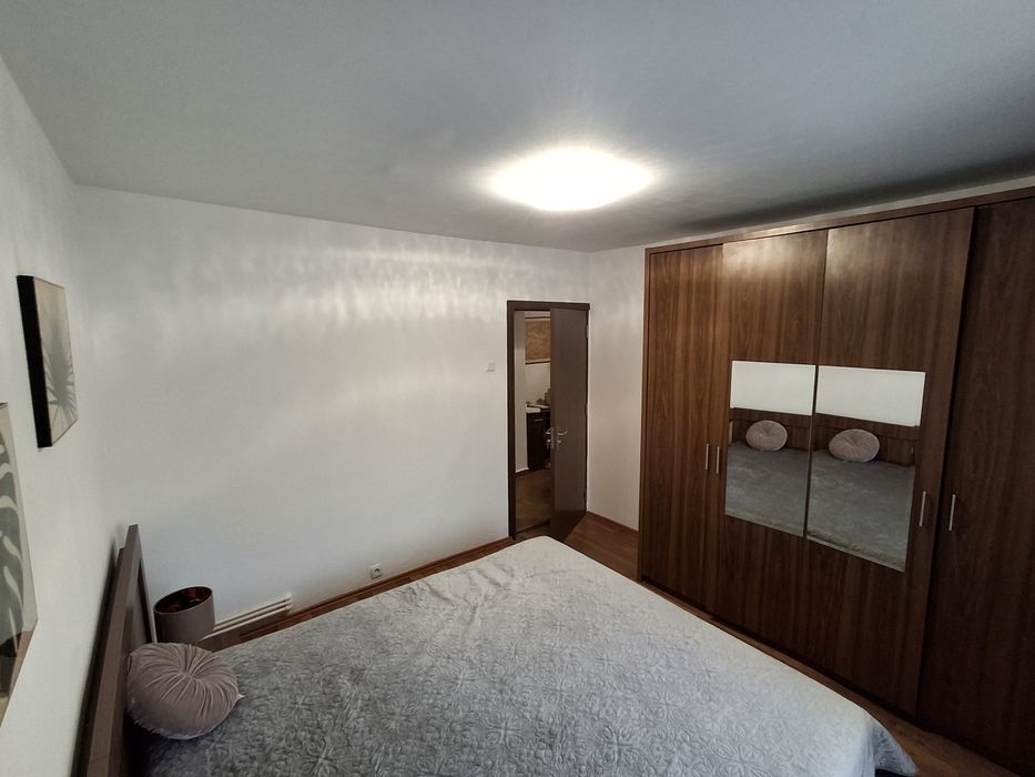 Apart 2 cam Dezrobirii renovat cu loc de parcare