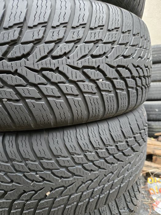 4бр. 205 55 16 Nokian зимни.