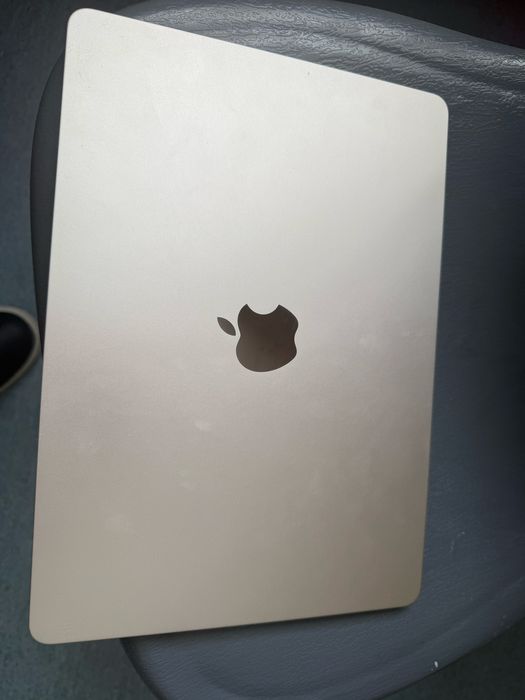 Macbook air M2 256/16 13.6
