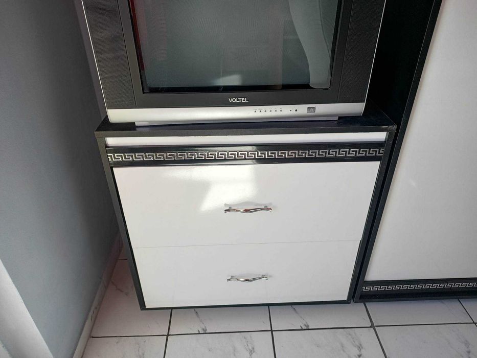 Чин бюро и маса стъклена