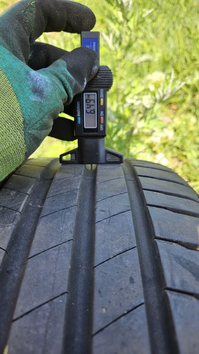 2бр гуми 225 40 18 бриджстоун