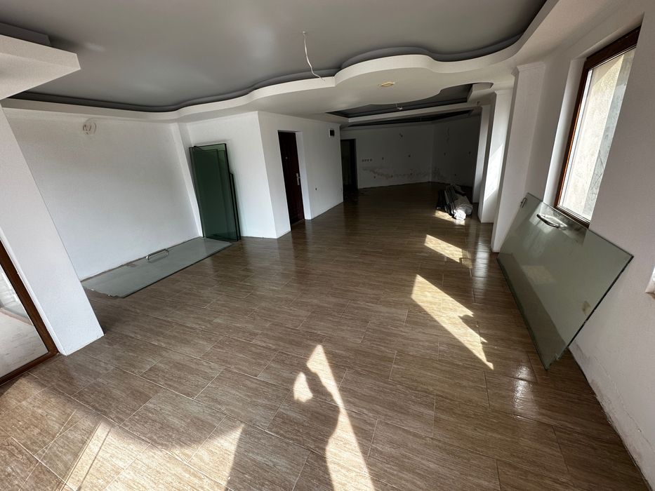 Продава се Офис в Свети Влас - 84 кв.м за 1905 €/кв.м - Снимка #1