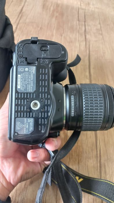 Sotiladi Nikon fotoaparatlar