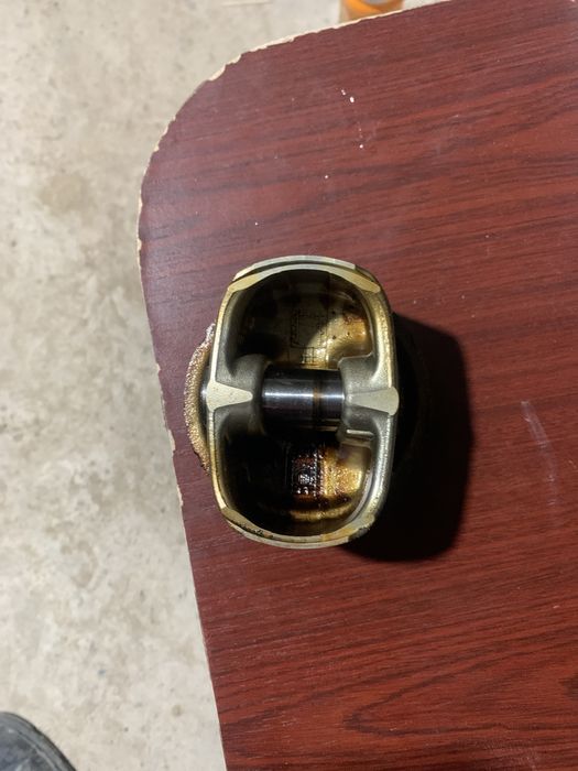 Поршень на тойоту