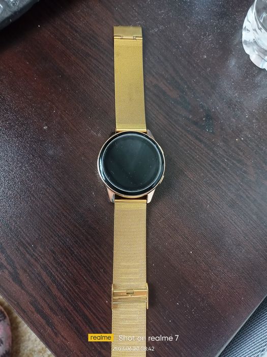 Продавам смарт часовник