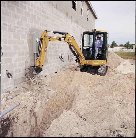 Sapaturi fundatii, fose, îndreptare teren, decopertări miniexcavator CAT 303.5
