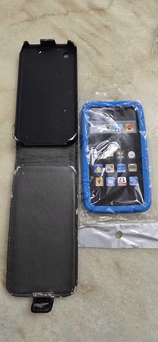 IPhone 3G два за части и два кейса