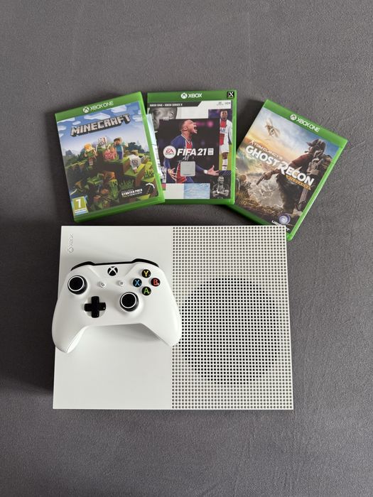 Xbox One S + 3 jocuri (Minecraft, FIFA 21, Ghost Recon) + controller