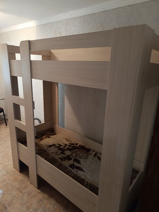 Двухъярусная кровать